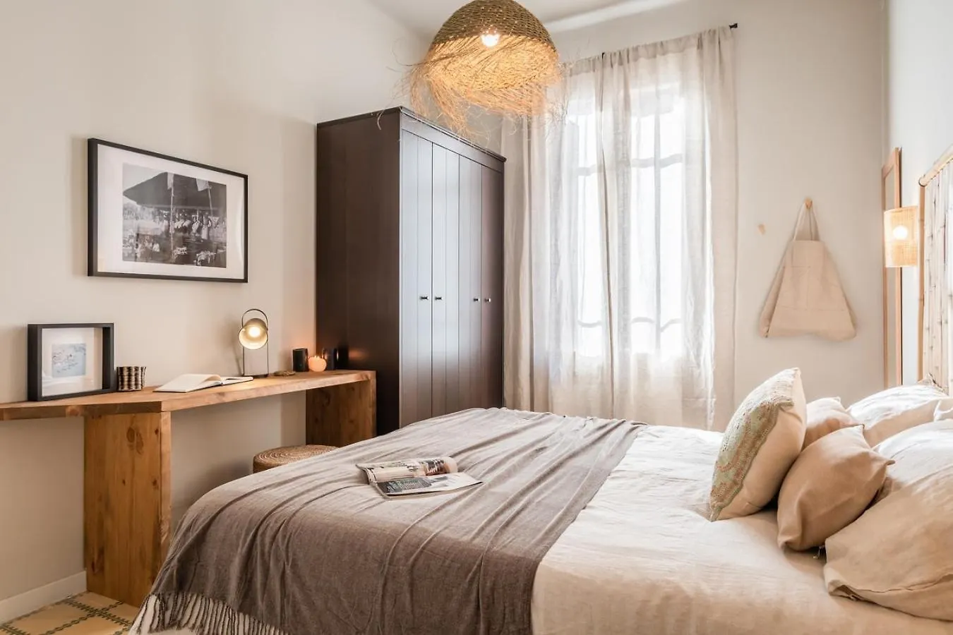 Tomini - 2 Bedrooms In Eixample Esquerra Barcelona 0*,  Spain