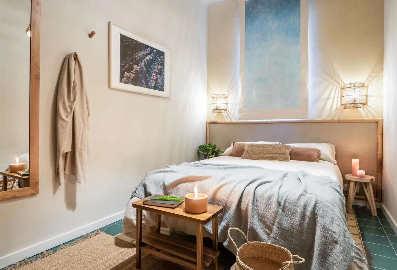 Tomini - 2 Bedrooms In Eixample Esquerra Barcelona 0*,  Spain