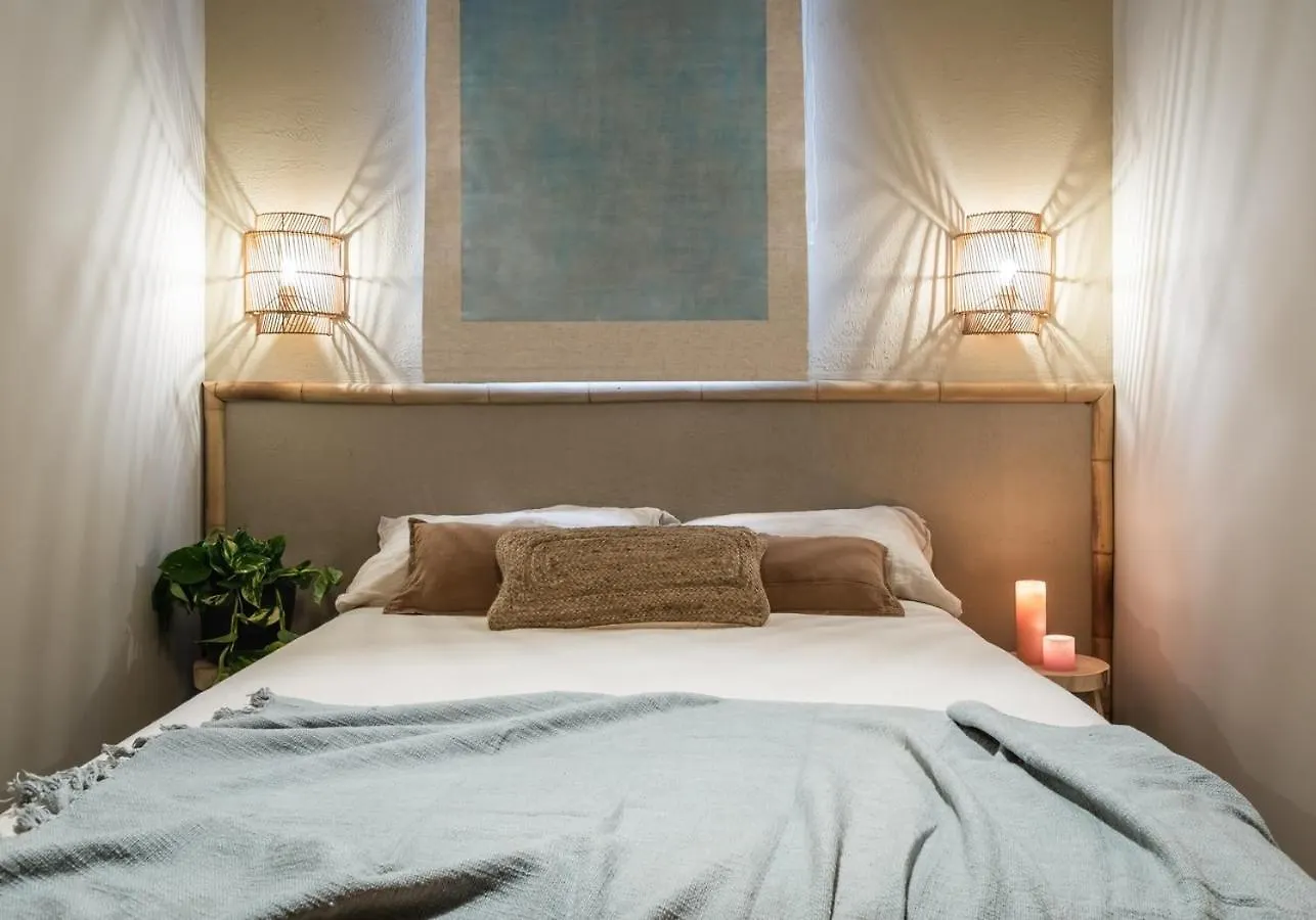 Tomini - 2 Bedrooms In Eixample Esquerra Barcelona 0*,