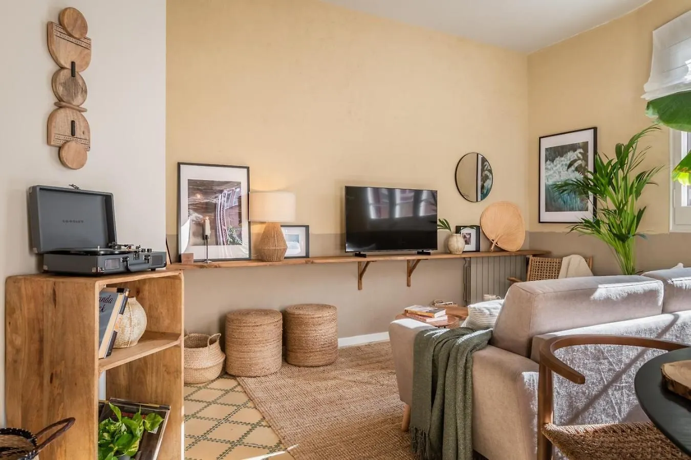 Tomini - 2 Bedrooms In Eixample Esquerra Barcelona Apartment